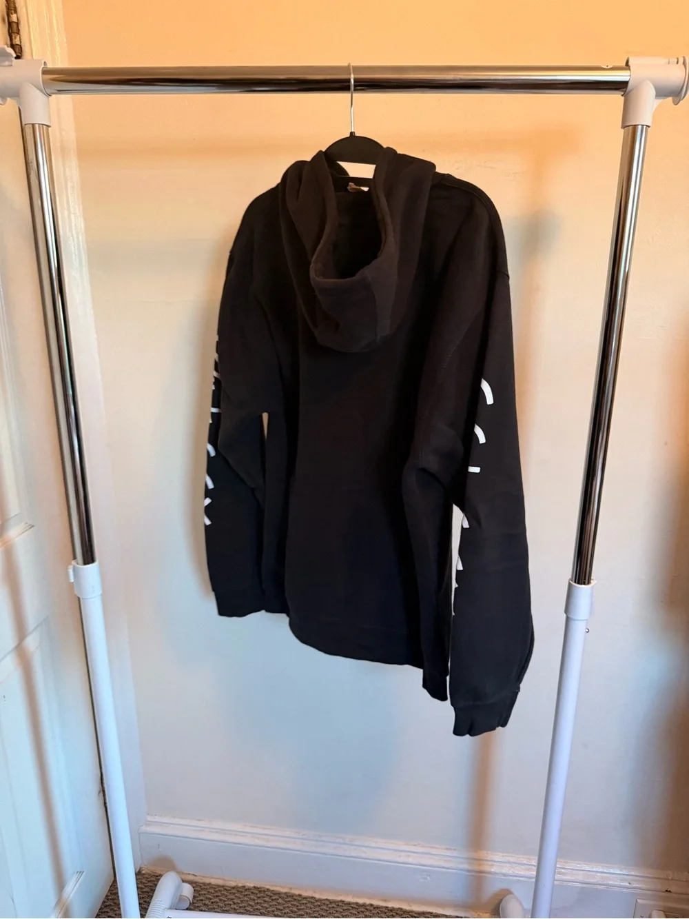 Tuned in Tokyo black pullover